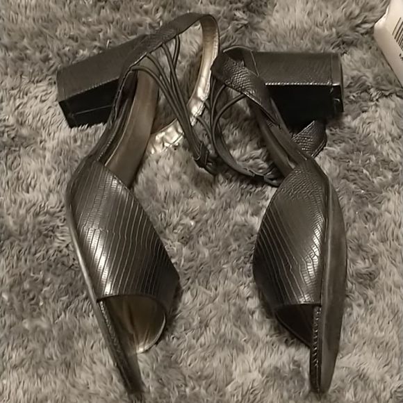 Angel Steps Black Textured Peep Toe Sandals! - Picture 7 of 13